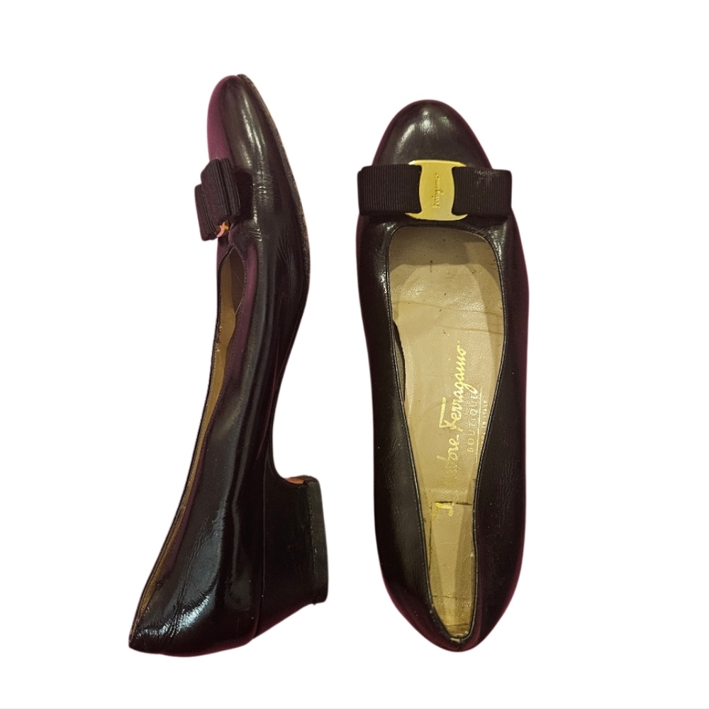 Salvatore Ferragamo | Black Heels with Black and Gold Bow | Size 6.5 B